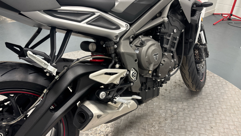 Triumph Street Triple R (20MY)